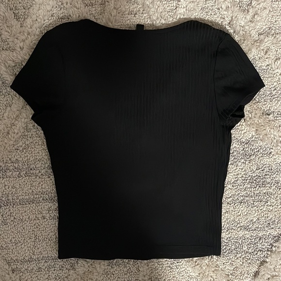 Victoria Sport Ribbed Crop Top - Picture 2 of 3